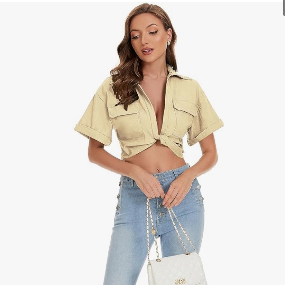 Collared plunge twist top
